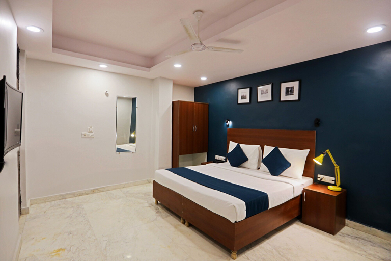 Others 3, HOTEL SILVERKEY NEAR LIC BUILDING MAIN, Gautam Buddha Nagar