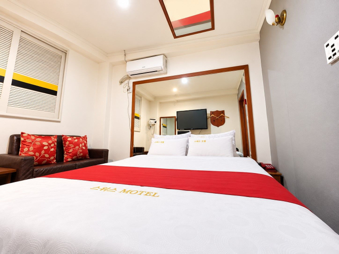 Bedroom 2, Hotel Swiss, Jongno