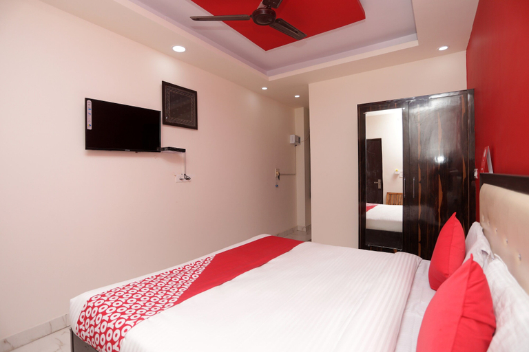 Bedroom 2, Super Hotel O by OYO Raj Palace, Meerut