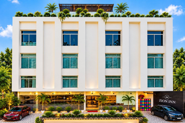 Exterior & Views