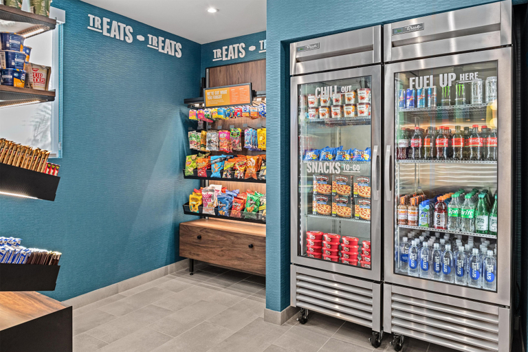 Food & Drinks 5, Hampton Inn by Hilton Costa Mesa Newport Beach, Orange