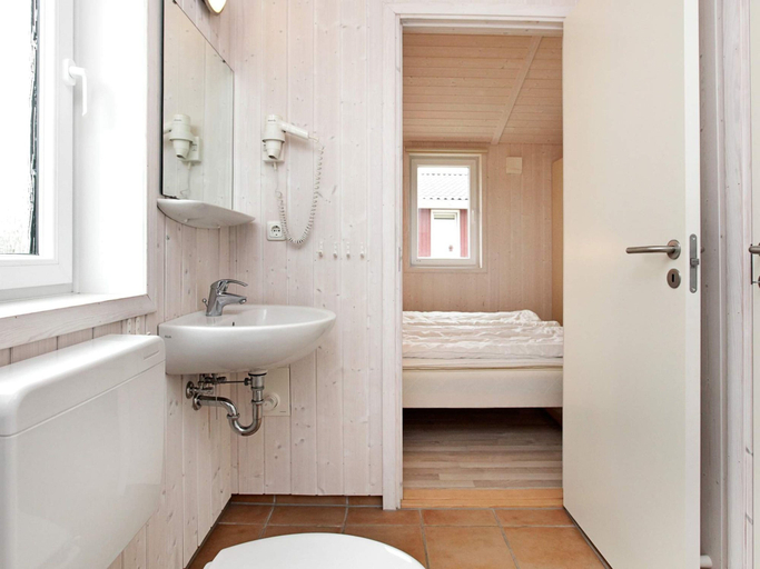 Bathroom 3, Holiday Home in GrÃ¶mmitz, Ostholstein