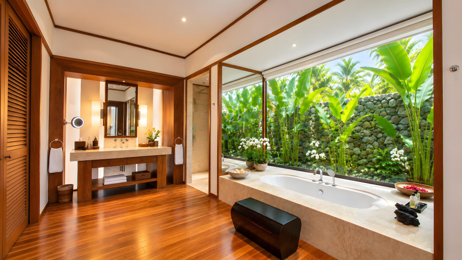 Bathroom 4, Villa Nandana 7BR, Beachfront, Gym, Maid, BF, Takua Thung