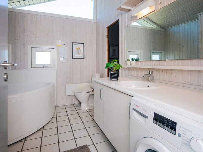 Bathroom 3, 4 Star Holiday Home in Sjolund, Kolding