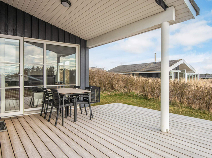 Others 4, 5 Star Holiday Home in Lokken, Hjørring