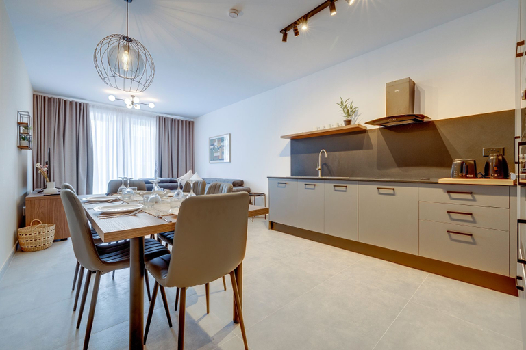 Others 1, Sleek 2BR Residence by the Promenade