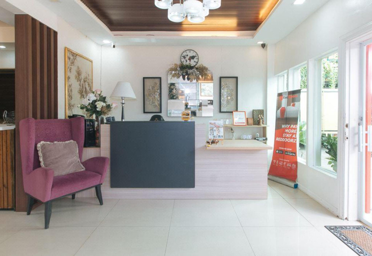 Exterior & Views 2, RedDoorz Hostel @ St Paul Village Lapulapu, Lapu-Lapu City