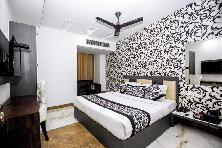 Others 3, Collection O Hotel V5, Amritsar