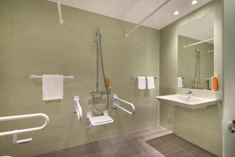 Bathroom 5, Super 8 by Wyndham Mainz Zollhafen, Mainz