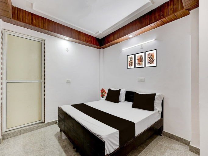 Others 3, Super Collection O Sector 18, Gautam Buddha Nagar