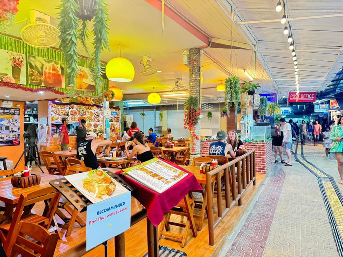 Food & Drinks 5, Golden Bee Phi Phi , Mueang Krabi