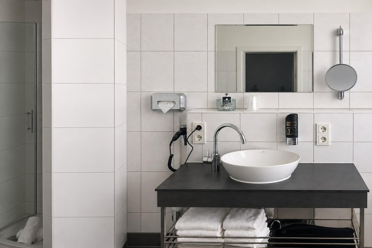 Bathroom 5, Arthotel ANA Liberty, Trademark Collection by Wyndham, Bremen