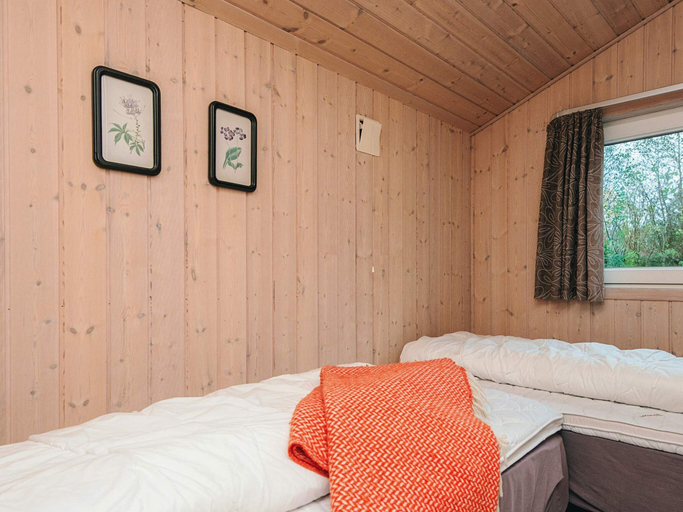 Bedroom 2, 5 Star Holiday Home in Oksbol, Varde