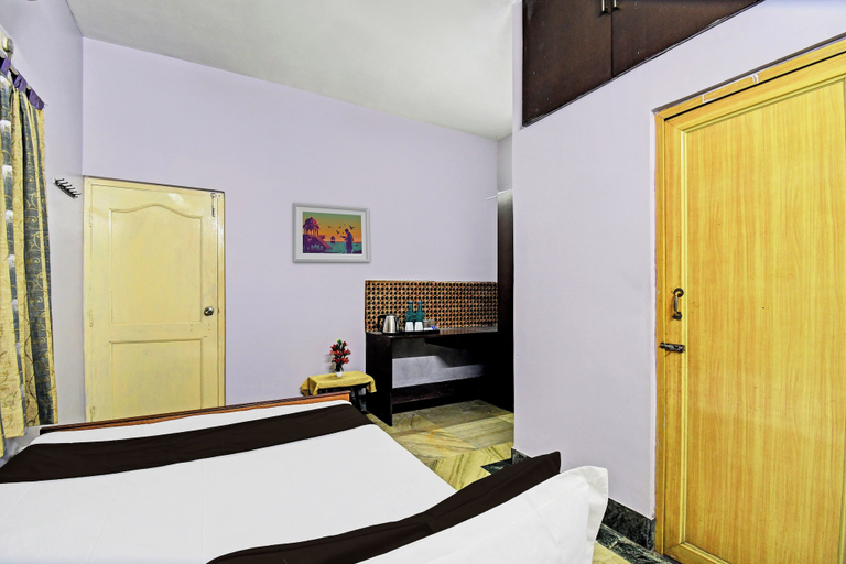 Others 3, Hotel O Arati House, Haora
