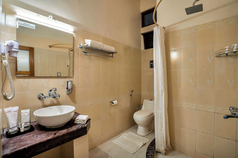 Bathroom 5, Sterling Park Kalimpong, Darjiling