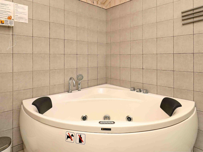 Bathroom 3, 10 Person Holiday Home in Vaeggerlose, Guldborgsund