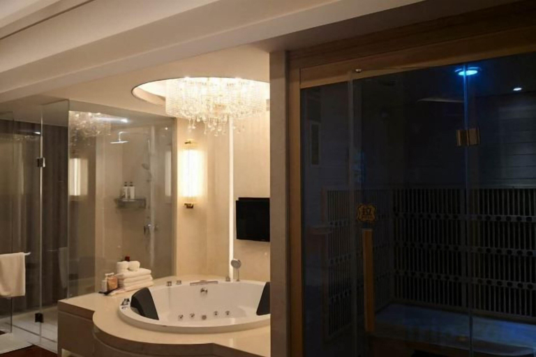 Bathroom 4, Hongquan Hotel, Pingliang