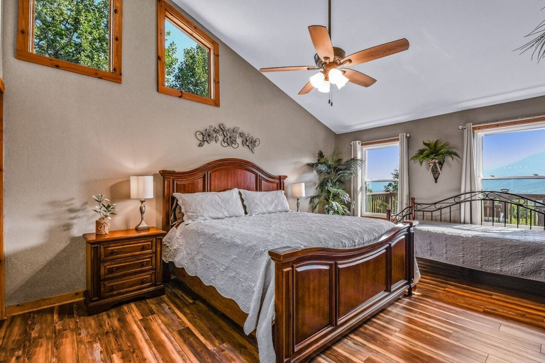 Bedroom 3, Roundtop Mountain Ridge 2 Bedroom Cabin by RedAwning, Sevier