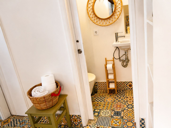 Bathroom 4, Alfama Cozy Studios by Get Your Stay, Lisbon