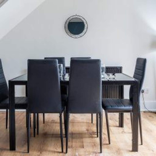 Others 3, Central Sunderland - Sleeps 7 - House - Parking, Sunderland