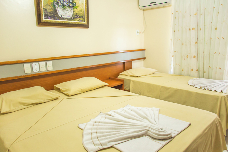 Bedroom 3, Gold Fish By Candeias, Sapezal