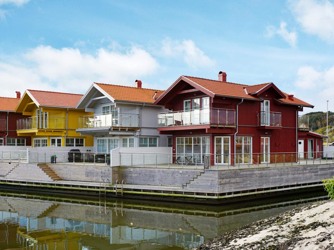 Others 5, 4 Star Holiday Home in Hamburgsund, Tanum