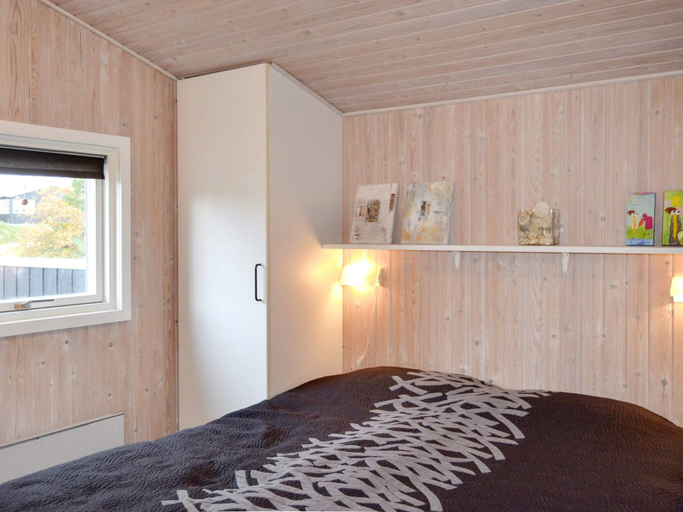 Bedroom 2, 6 Person Holiday Home in Fano, Fanø