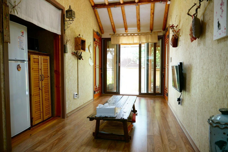 Others 4, Jeonju Gyeonggijeonyeonga Hanogpensyeon, Jeonju