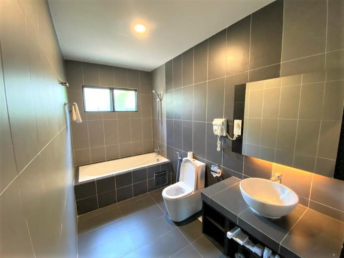 Bathroom 4, Amverton Cove Golf and Island Resort, Kuala Langat