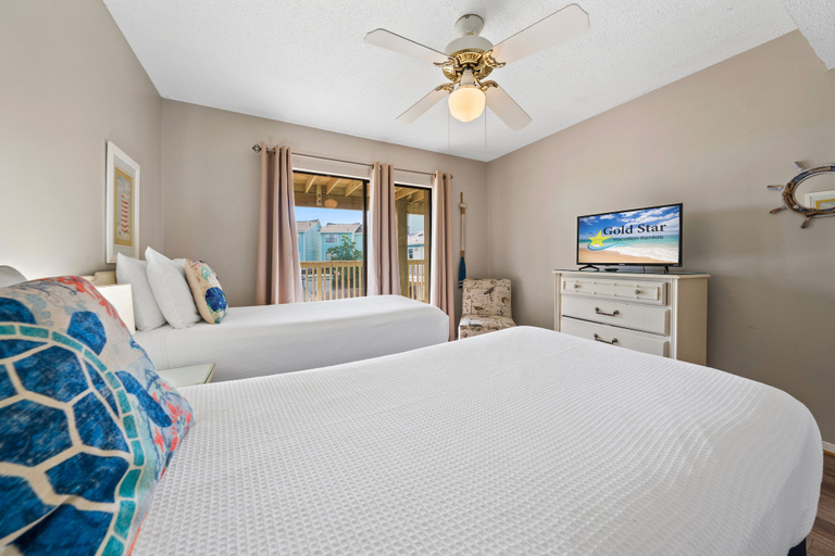 Others 2, Quaint Getaway With Pool and Beach Access, Baldwin