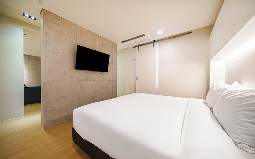 Bedroom 4, Hotel Intro, Haeundae