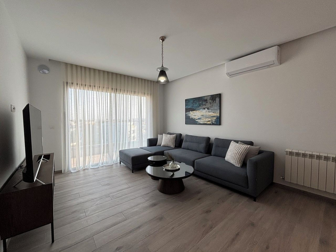 Others 5, NEW Bright Luxury 1BR Central Location, La Marsa