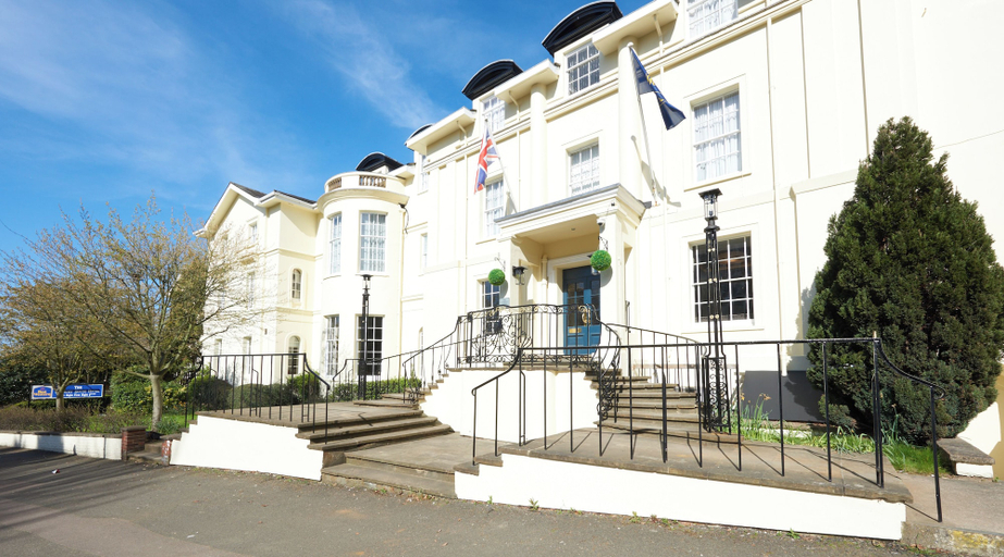 Others 2, Banbury House Hotel, Oxfordshire