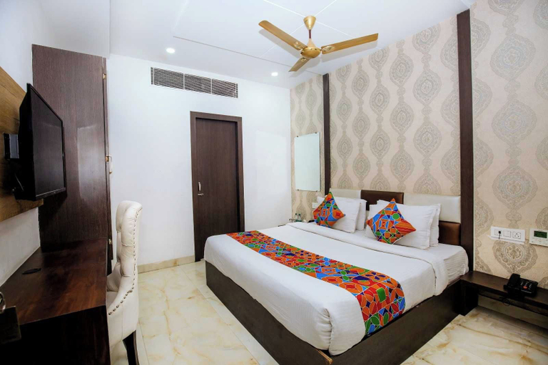 Others 2, Collection O Hotel V5, Amritsar