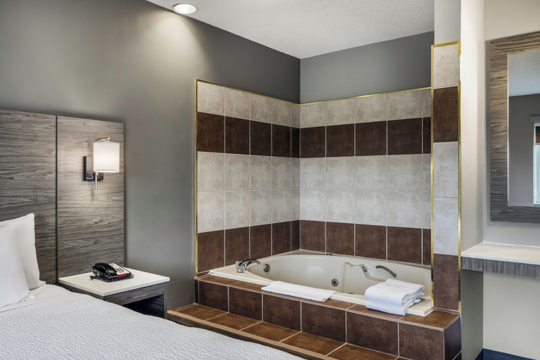 Bathroom 4, Days Inn & Suites by Wyndham Summerside, Prince