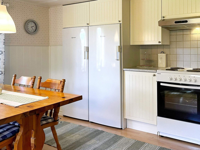 Others 4, 6 Person Holiday Home in Bralanda, Vänersborg
