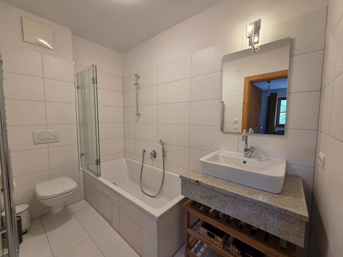 Bathroom 5, Apartment Mittersill Near Ski Bus & Kitzbuhel, Zell am See