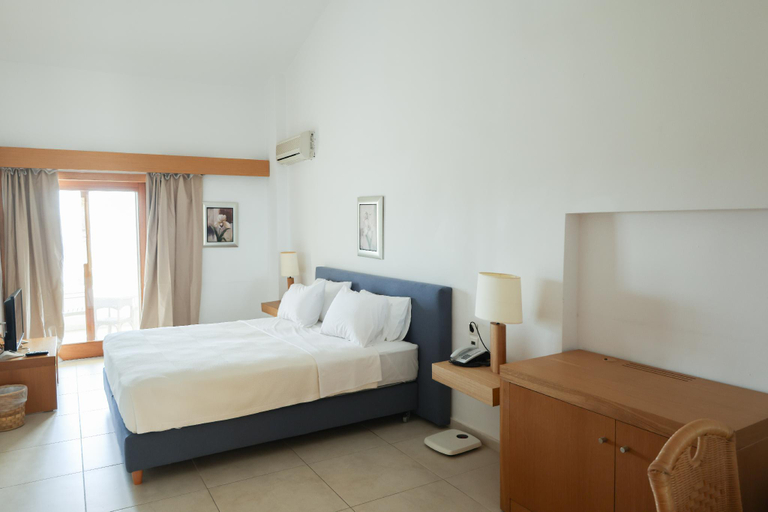Bedroom 3, Kanapitsa Mare Hotel, Thessaly