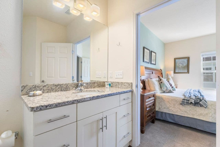 Others 2, 4BR Townhome in Gated Lucaya Village by Disney, Osceola