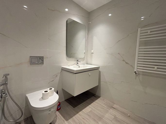 Others 2, NEW Bright Luxury 1BR Central Location, La Marsa
