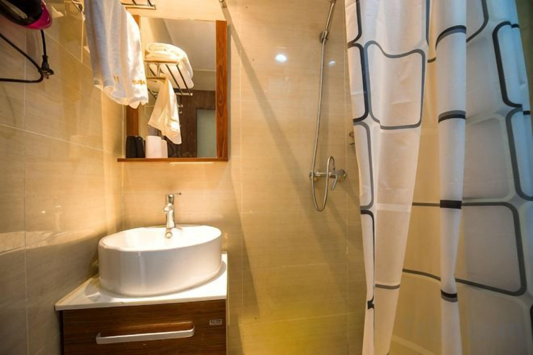 Bathroom 3, Yijiayi Holiday Hotel, Xishuangbanna Dai