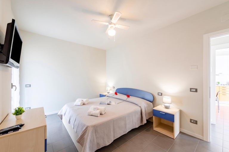 Others 2, Rosy House 100m From Lake& Shared Pool, Brescia