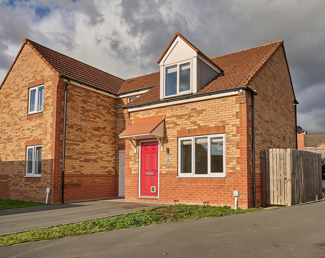 Others 3, 3-bed Home - Sleeps 5 - Sky Sports With Parking, Wakefield
