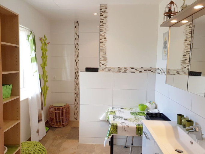 Others 3, Holiday Home in Koserow With Swimming Pool, Vorpommern-Greifswald
