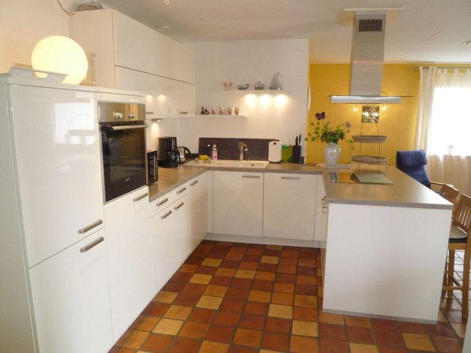 Others 2, Holiday Home in Koserow With Swimming Pool, Vorpommern-Greifswald