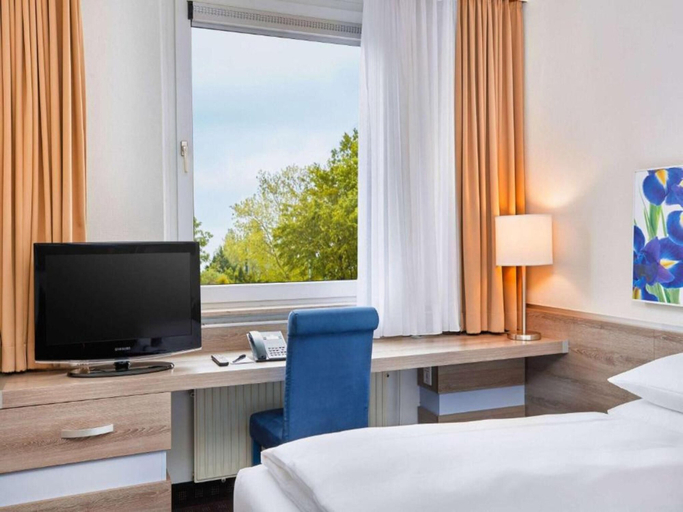 Bedroom 4, Sunday Hotel Frankfurt Airport West, Main-Taunus-Kreis