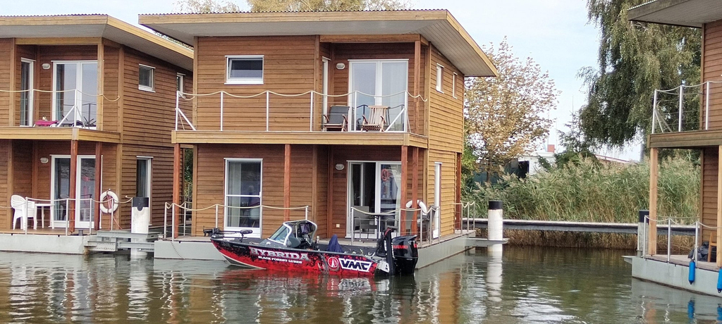 Others 5, Hausboot in Barth am Barther Bodden, Vorpommern-Rügen