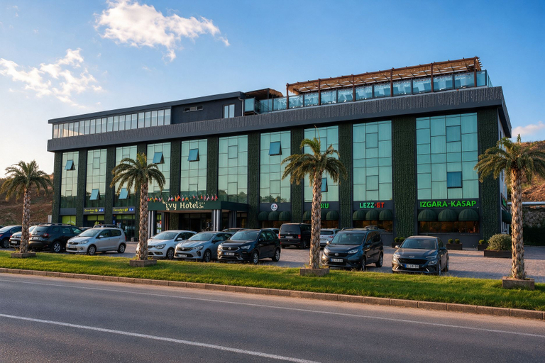Exterior & Views