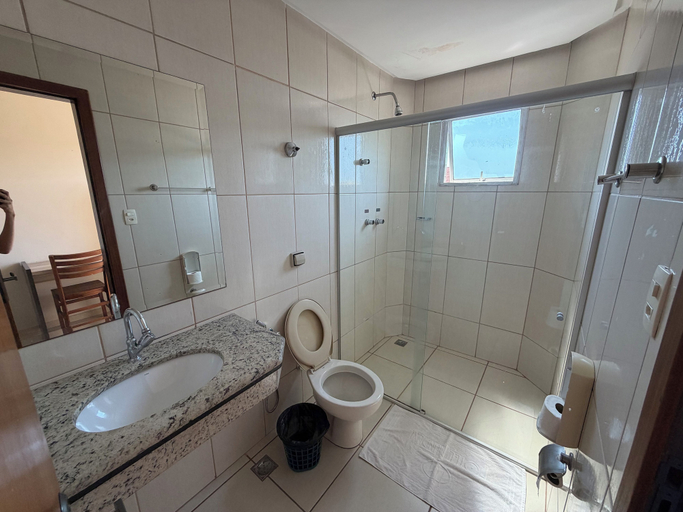 Bathroom 4, Hotel Mundial, Pirapora
