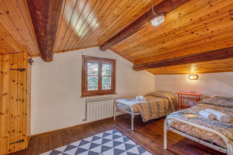 Bedroom 3, Rosehip apt with shared pool, Perugia